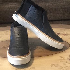 toms black croc embossed leather